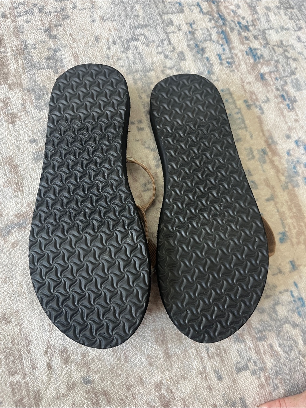 Teva Women's Olowahu Flip-Flop - Picture 4 of 7